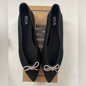 MIA Jazlyn 10M Black Pointed Toe Ballet Flat Silver Crystal Bow tie Detail Shoes